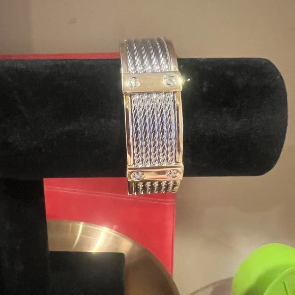 Cuff Bracelet Stainless Silver and Gold Easy Open NWOT Will send in dust bag - Picture 1 of 6
